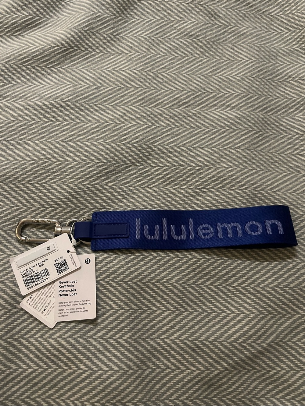 NWT Sold-Out $20 LULULEMON Never Lost Keychain—Riverside, Faint Lavender, Silver - Picture 5 of 5
